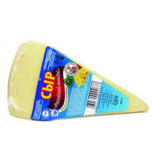 Сыр Российский молодой 45% фасованный в в/у ~ 300 гр ВМК цена за кг - 1195 руб.